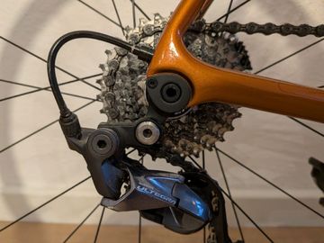 Used Giant Tcr Shimano Ultegra 2022 Road & Gravel, Orange — image 6 of 9