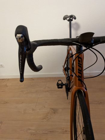 Used Giant Tcr Shimano Ultegra 2022 Road & Gravel, Orange — image 7 of 9