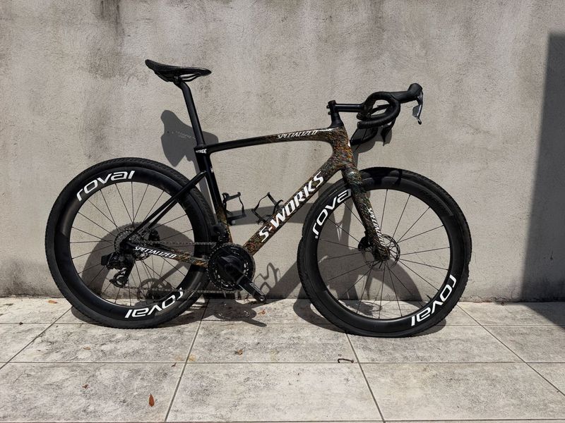 Specialized Roubaix SRAM Force eTap AXS 2025 Road & Gravel d'occasion