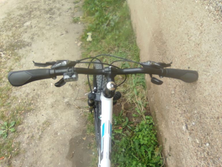 Used Trek Skye Women's 2017 2017 Mountainbike, White, 27.5, 29 — image 2 of 14