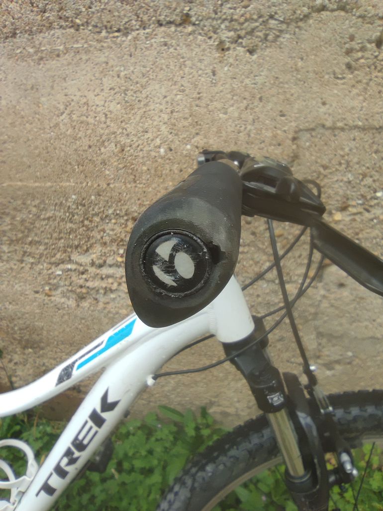 Used Trek Skye Women's 2017 2017 Mountainbike, White, 27.5, 29 — image 11 of 14