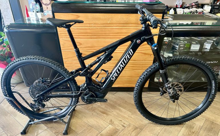 Used Specialized Turbo Levo 3 Comp Alloy 2023 2023 Mountainbike, Black, 29, 27.5 — image 1 of 9