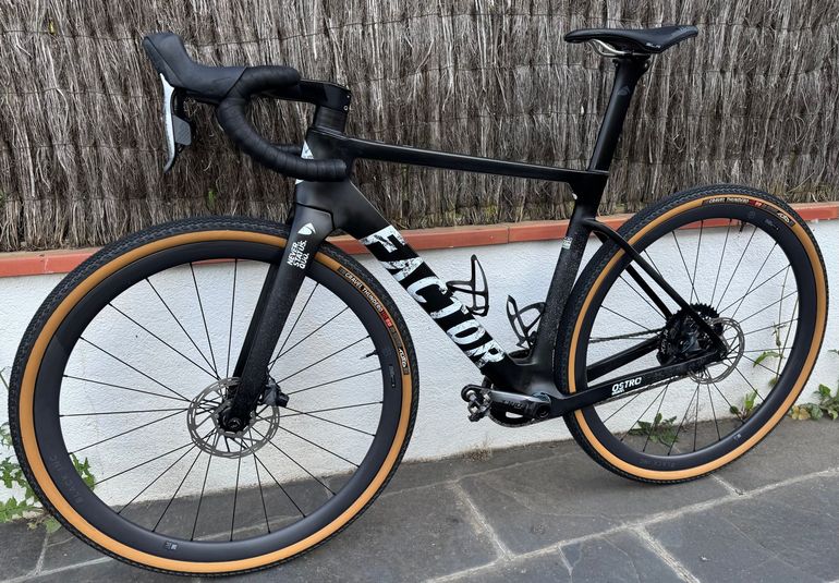 Tweedehands Factor Ostro Gravel SRAM Force eTap AXS w/ Power Meter 2023 2023 Road & Gravel, ,  — afbeelding 9 van 11