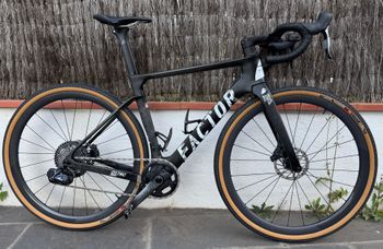 Tweedehands Factor Ostro Gravel SRAM Force eTap AXS w/ Power Meter 2023 2023 Road & Gravel, ,  — afbeelding 7 van 11