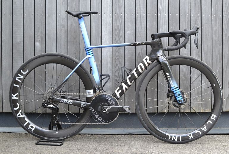 Factor Ostro VAM V2 Shimano Dura Ace Di2 2025 2025 Road & Gravel d'occasion — image 1 sur 5