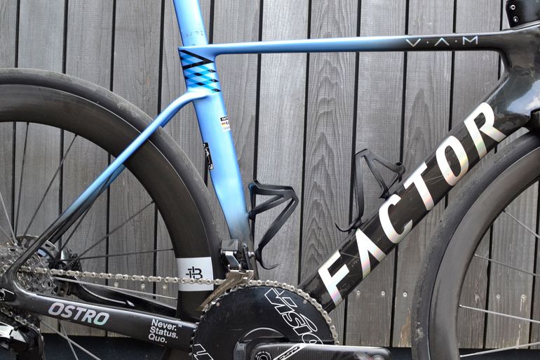 Factor Ostro VAM V2 Shimano Dura Ace Di2 2025 2025 Road & Gravel d'occasion — image 3 sur 5