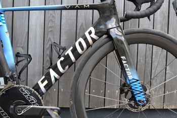 Factor Ostro VAM V2 Shimano Dura Ace Di2 2025 2025 Road & Gravel d'occasion — image 2 sur 5