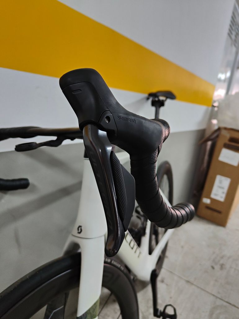 Used Scott Foil RC Team 2026 2026 Road & Gravel, White — image 2 of 9