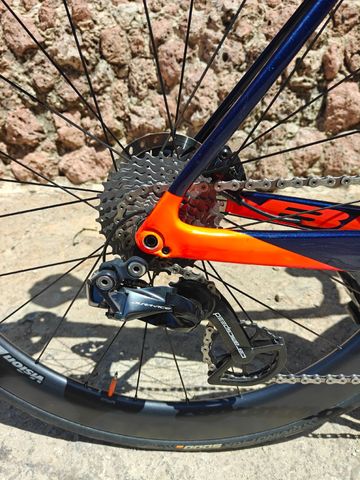 Used BH Custom Shimano Dura Ace Di2 2022 Road & Gravel, Blue — image 4 of 32