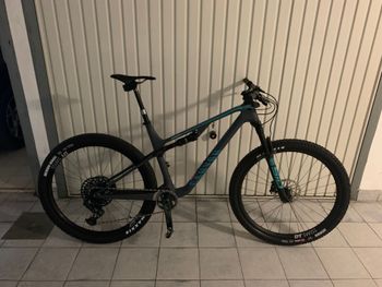 Tweedehands Canyon Lux Trail CF 8 2022 2022 Mountainbike — afbeelding 3 van 3