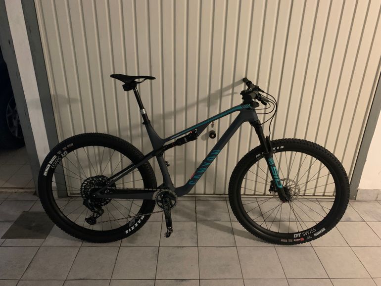 Tweedehands Canyon Lux Trail CF 8 2022 2022 Mountainbike — afbeelding 3 van 3