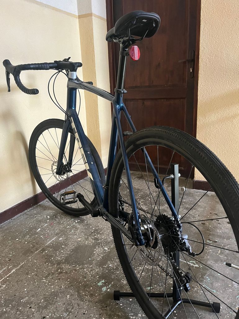 Tweedehands Trek Domane AL 2 Disc 2022 2022 Road & Gravel — afbeelding 2 van 7
