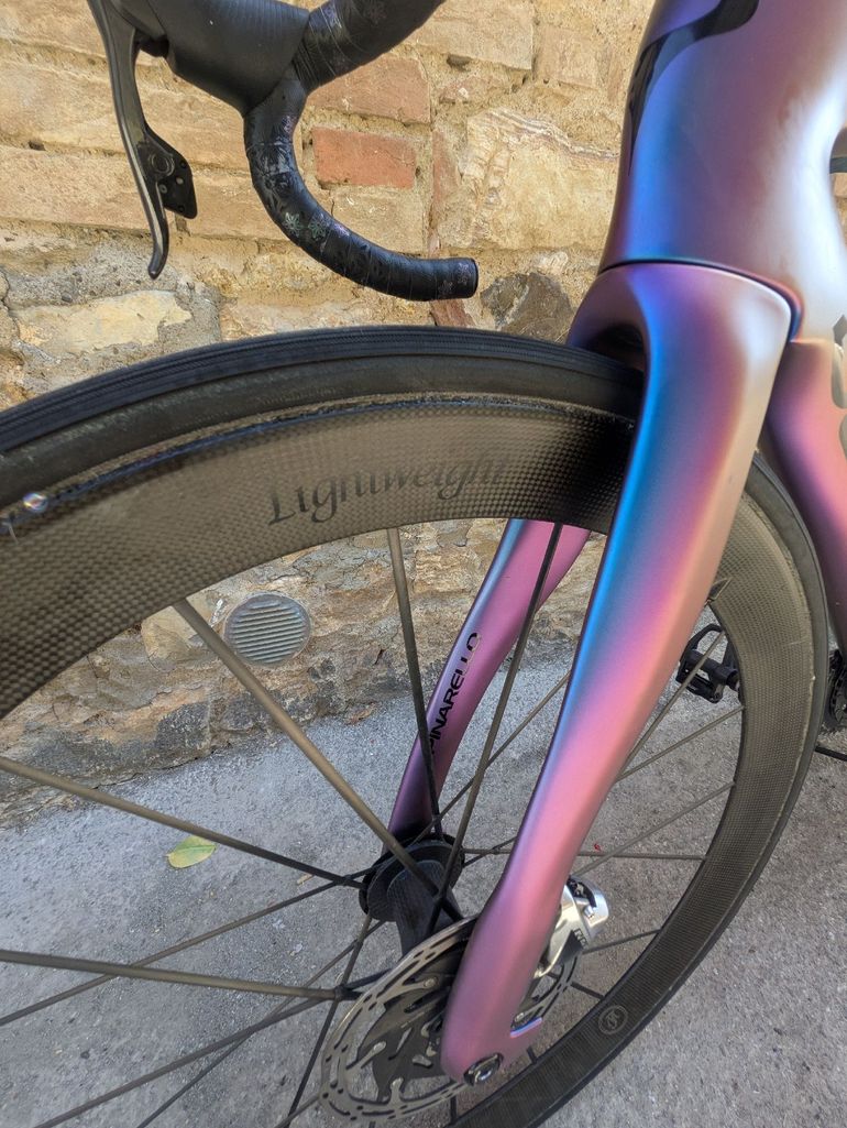 Używany Pinarello DOGMA F RED ETAP AXS Disc 2022 2022 Road & Gravel — zdjęcie 5 z 9
