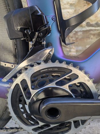 Używany Pinarello DOGMA F RED ETAP AXS Disc 2022 2022 Road & Gravel — zdjęcie 4 z 9