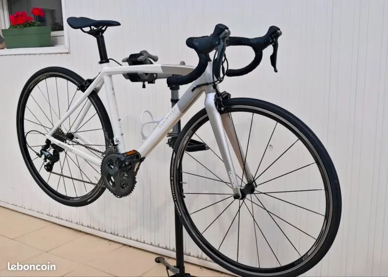 Used Van rysel Van Rysel EDR AF Tiagra 2021 Road & Gravel, White,  — image 1 of 5