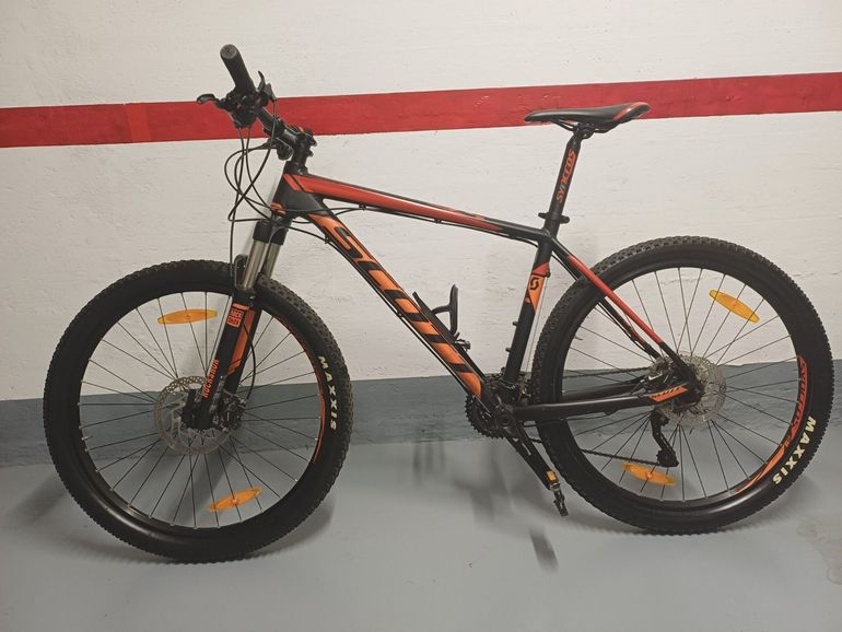Used Scott scale Custom Shimano Deore XT 2015 Mountainbike, Black — image 1 of 6