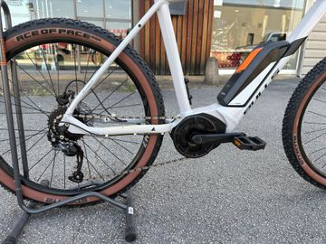 Gebrauchtes BULLS Lt Shimano Altus 2024 Mountainbike, Weiß — Bild 3 von 4