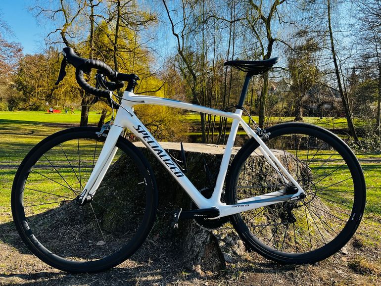 Gebrauchtes Specialized Amira SL4 Sport 2016 2016 Road & Gravel, Weiß — Bild 2 von 10