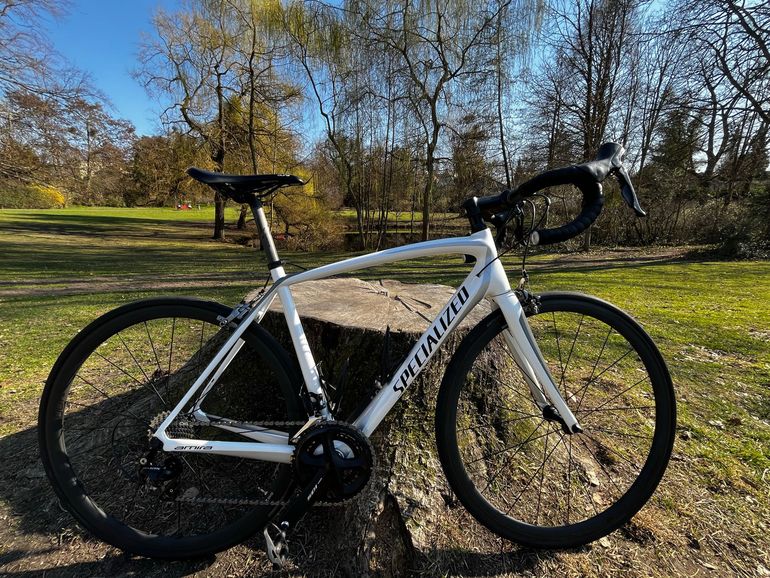 Gebrauchtes Specialized Amira SL4 Sport 2016 2016 Road & Gravel, Weiß — Bild 1 von 10