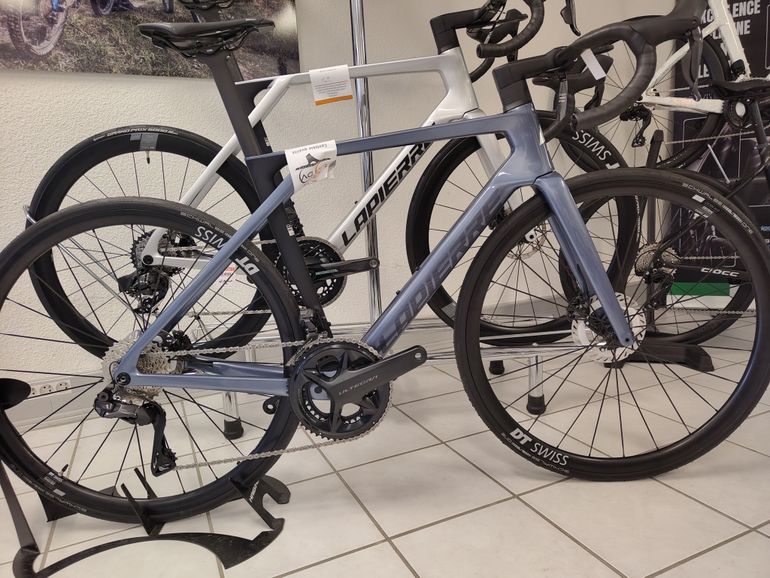 Gebrauchtes Lapierre Xelius Shimano Ultegra Di2 2026 Road & Gravel, Hellgrau — Bild 1 von 3