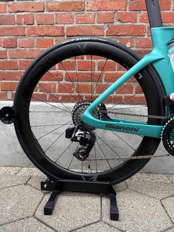 Used Bianchi Oltre SRAM Force eTap AXS 2026 Road & Gravel, Green — image 2 of 17