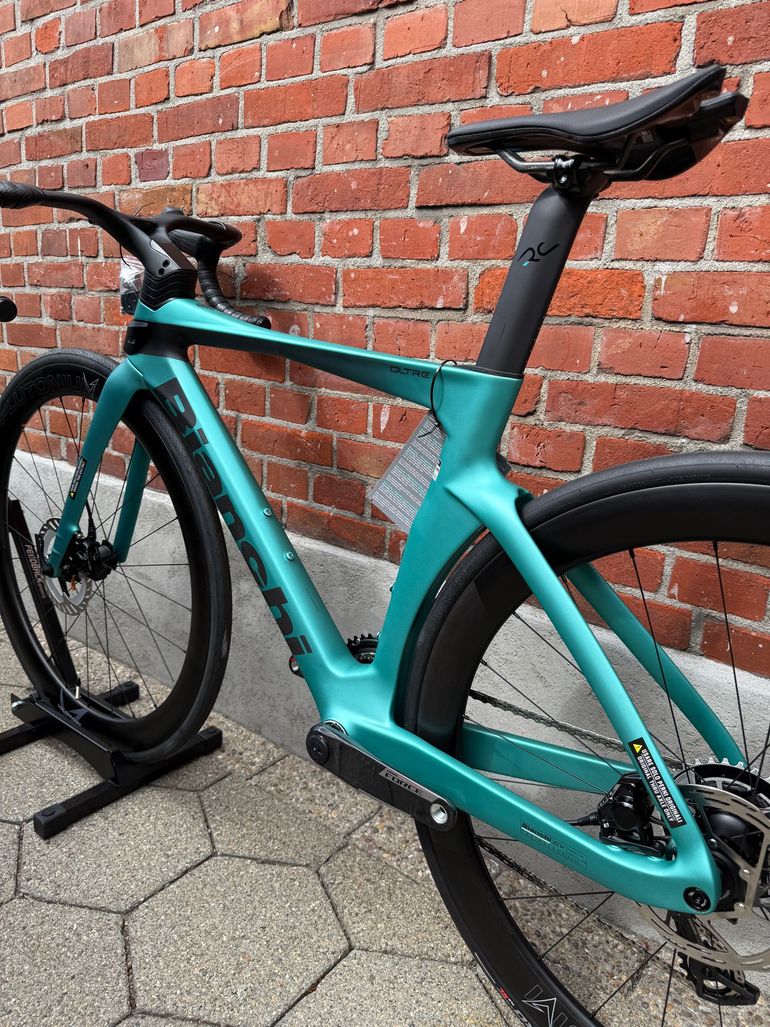 Used Bianchi Oltre SRAM Force eTap AXS 2026 Road & Gravel, Green — image 13 of 17