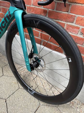 Used Bianchi Oltre SRAM Force eTap AXS 2026 Road & Gravel, Green — image 4 of 17