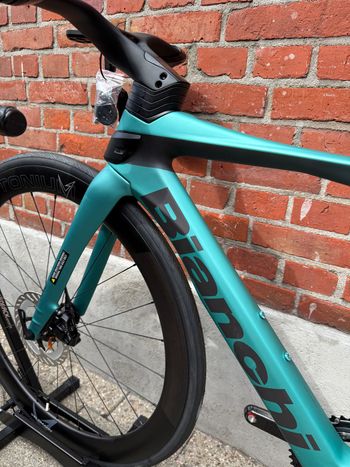 Used Bianchi Oltre SRAM Force eTap AXS 2026 Road & Gravel, Green — image 14 of 17