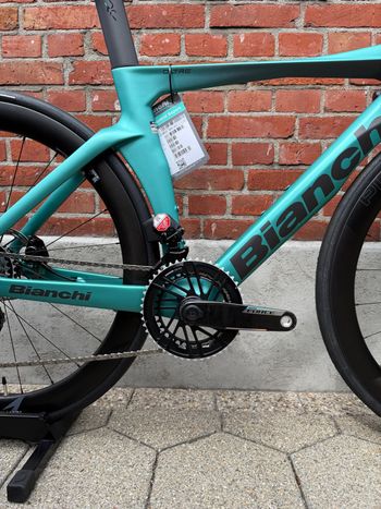 Used Bianchi Oltre SRAM Force eTap AXS 2026 Road & Gravel, Green — image 3 of 17