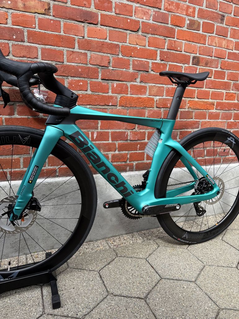Used Bianchi Oltre SRAM Force eTap AXS 2026 Road & Gravel, Green — image 12 of 17