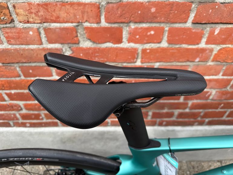 Used Bianchi Oltre SRAM Force eTap AXS 2026 Road & Gravel, Green — image 9 of 17