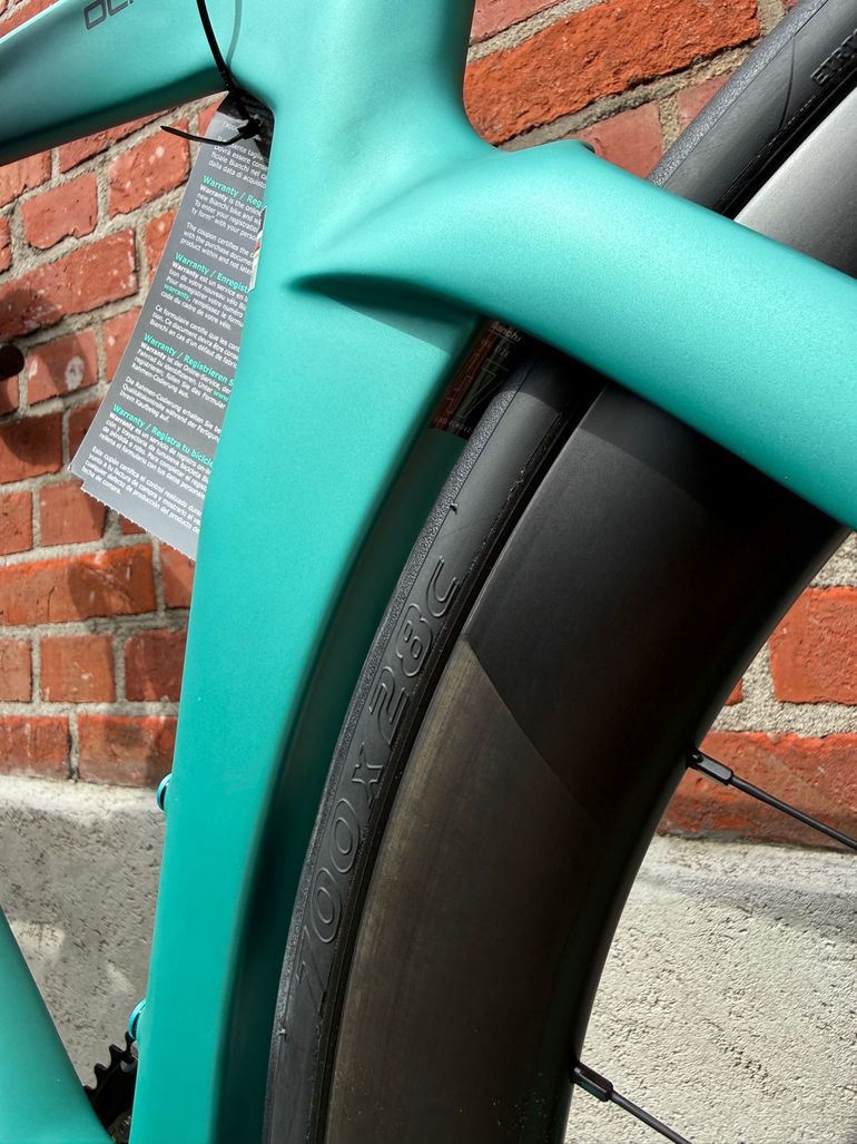 Used Bianchi Oltre SRAM Force eTap AXS 2026 Road & Gravel, Green — image 15 of 17