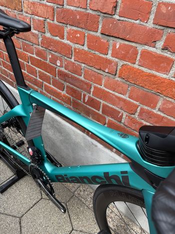 Used Bianchi Oltre SRAM Force eTap AXS 2026 Road & Gravel, Green — image 8 of 17