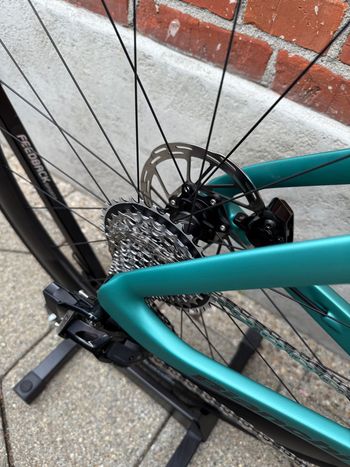 Used Bianchi Oltre SRAM Force eTap AXS 2026 Road & Gravel, Green — image 10 of 17