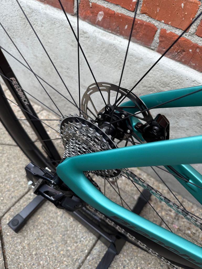 Used Bianchi Oltre SRAM Force eTap AXS 2026 Road & Gravel, Green — image 10 of 17