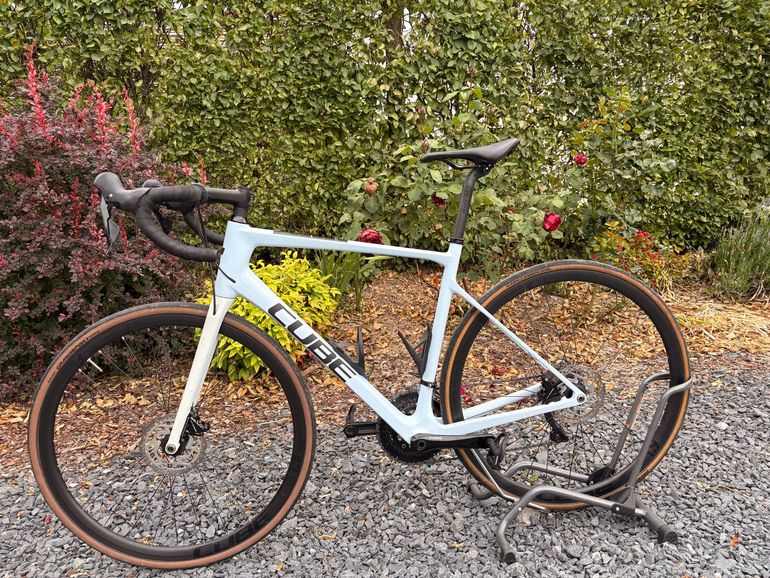 Used CUBE ATTAIN GTC RACE 2024 2024 Road & Gravel, White — image 7 of 7