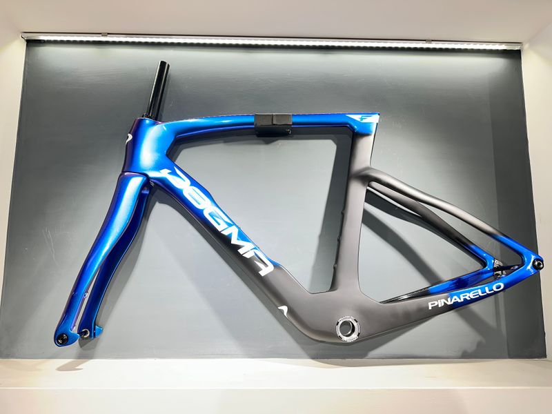Pinarello Dogma F Luxtor Shiny Blue Size 54 Frameset Frameset 2026 Road & Gravel d'occasion