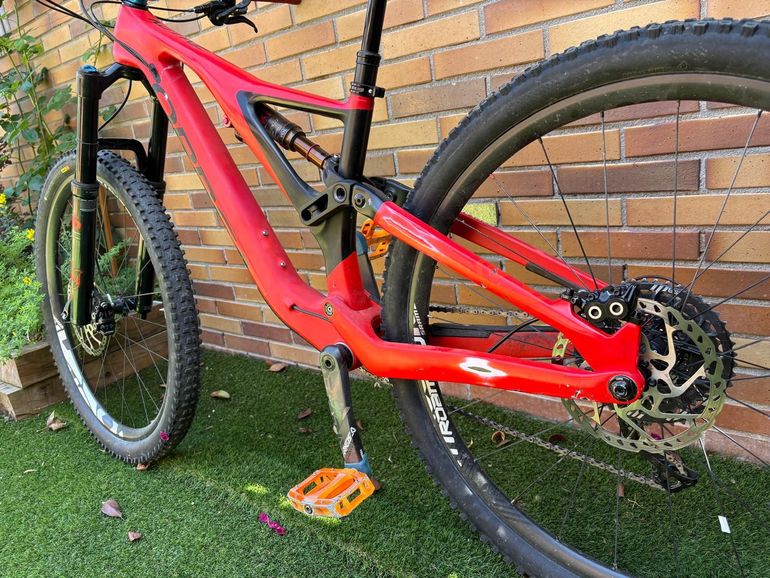 Used Orbea RALLON 100% Carbon 2017 Mountainbike, Red — image 3 of 5