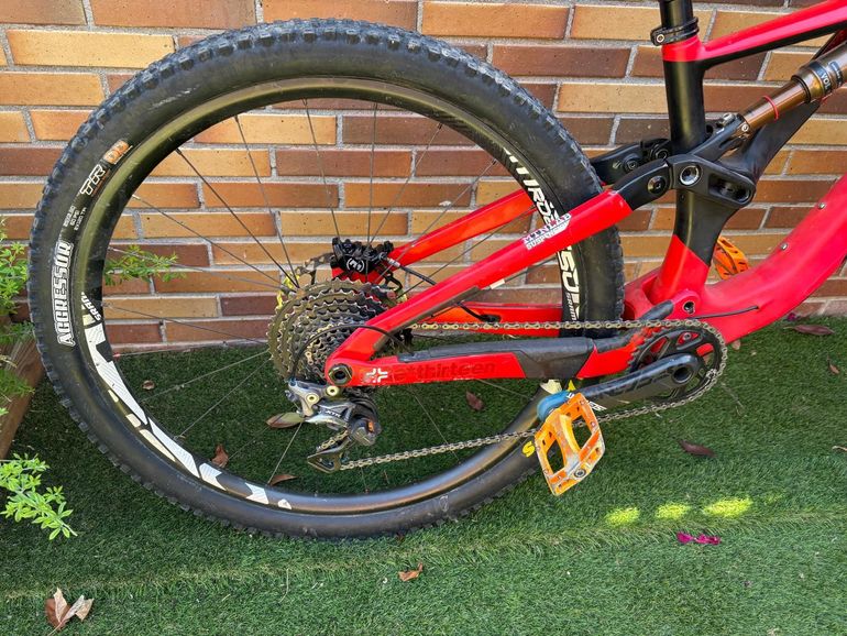 Used Orbea RALLON 100% Carbon 2017 Mountainbike, Red — image 4 of 5