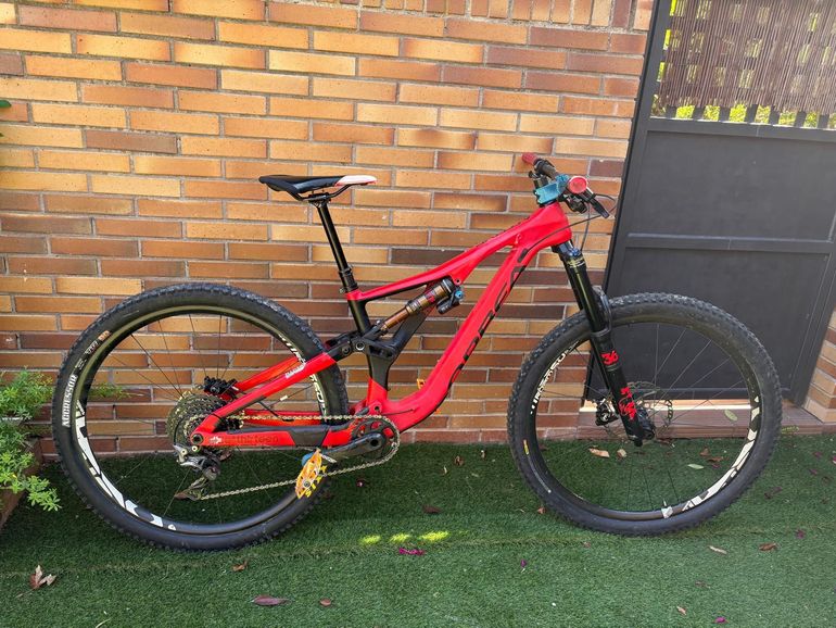 Used Orbea RALLON 100% Carbon 2017 Mountainbike, Red — image 2 of 5