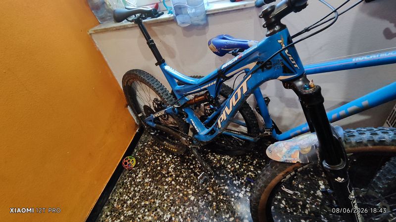 Used Pivot Mach 6 Carbon 2015 MTB