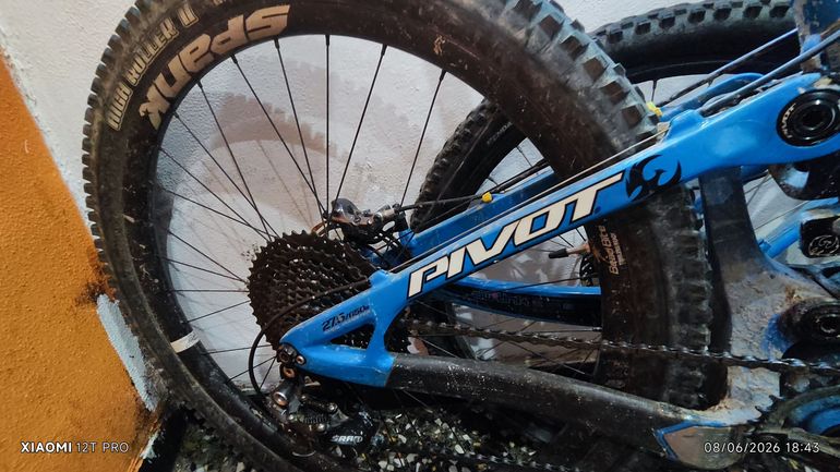 Used Pivot Mach 6 Carbon 2015 Mountainbike, Blue — image 3 of 7