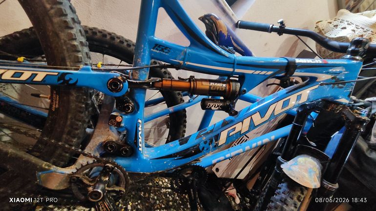 Used Pivot Mach 6 Carbon 2015 Mountainbike, Blue — image 5 of 7