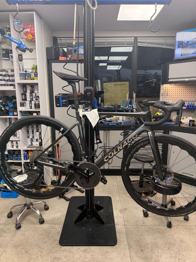Colnago V4 Shimano 105 Di2 2025
