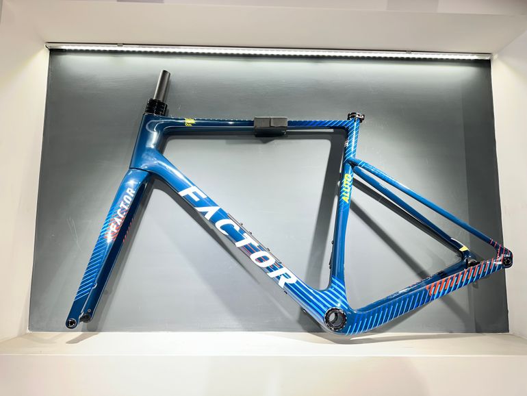 Gebrauchtes Factor ALUTO - Standard Package 2025 Frameset 56 Frameset 2025 Road & Gravel, Blau — Bild 1 von 13