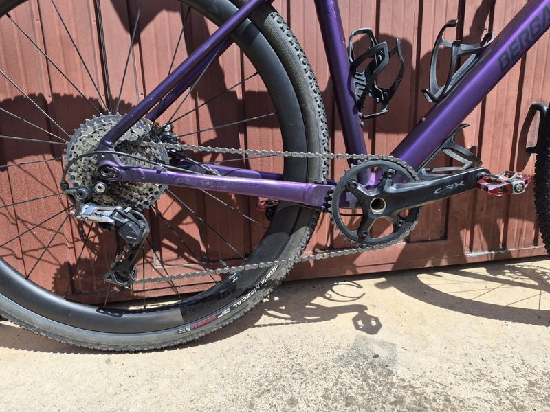 Bergamont Grandurance 8 2023 2023 Road & Gravel usato, Viola — immagine 2 di 8
