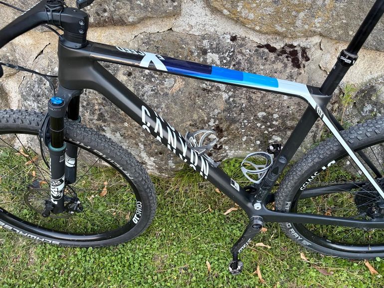 Used Canyon Exceed CF SLX 8 2021 2021 Mountainbike, Black — image 5 of 11