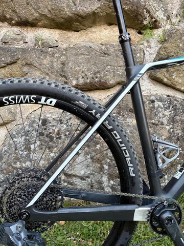 Używany Canyon Exceed CF SLX 8 2021 2021 Mountainbike — zdjęcie 8 z 11
