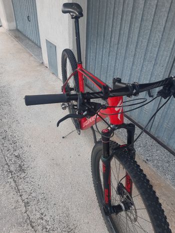 Used Specialized Stumpjumper Expert Carbon 29 2014 2014 Mountainbike, Red, 29 — image 2 of 13