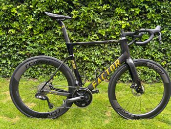 Factor OSTRO VAM - Shimano Ultegra 2023 2023 Road & Gravel d'occasion — image 2 sur 10